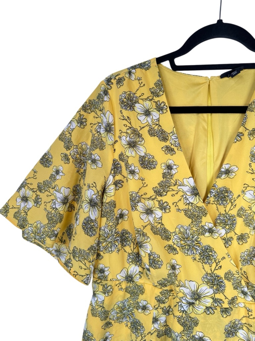 Torrid Floral Georgette Faux Wrap Dress Yellow Flutter Sleeve Womens Size 14 - Picture 4 of 16